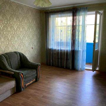 Продам 2-кімнатну квартиру на пров. Парусний, 9
