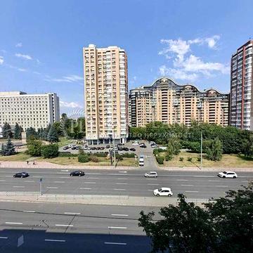 Центр! 2к Лесі Українки бул., 28, м. Печерська, ТЦ Гулівер, парк Слави