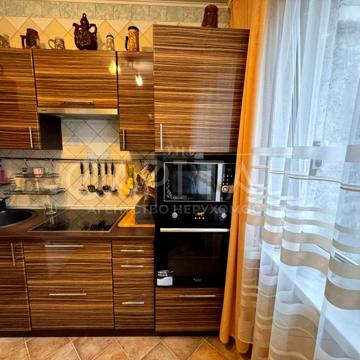 Академіка Заболотного вул., 110