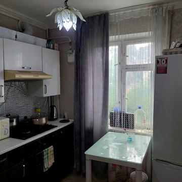 Михайла Грушевського вул., 11