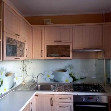 Продам трехкомнатную квартиру на Песках