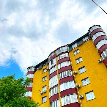 Продаж 2-кімнатної квартири вул. Заливна (біля річки)