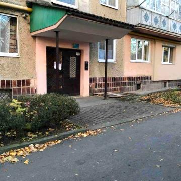 Здам двокімнатну Коновальця,власник