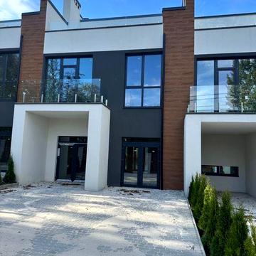 Продаж ексклюзивного,елітного таунхауса біля озера