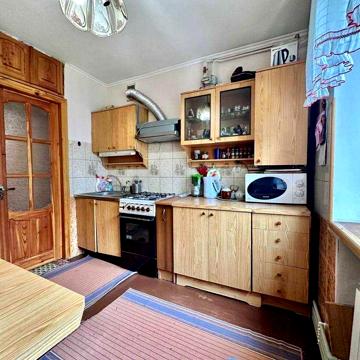 Продаж 2-кімнатної (3/5пов)чешки 53,2мКв вул.600-річчя м.Борислав.