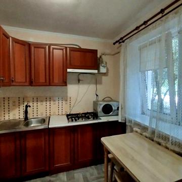 Здам 1 км  квартиру по Авангардній