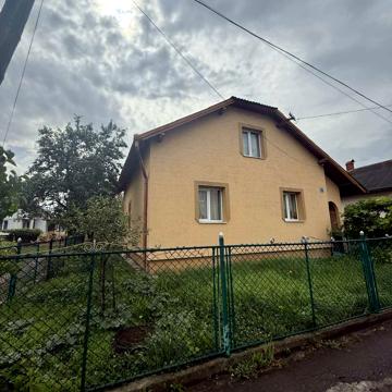 Івана Котляревського вул., 24