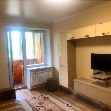 Продаж, пров.Святошинський,2, 3к., ремонт, меблі, метро, парк
