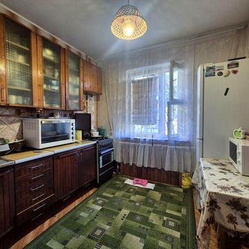 Продаж 2 к квартири площею 52 м² С.Петлюри 15а