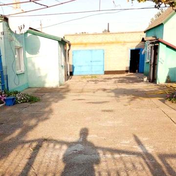 Продам будинок .