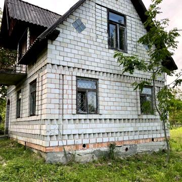 Продаж земельної ділянки з будинком.