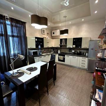 Продаж 2 кімнатної квартири І.Мазепи 3