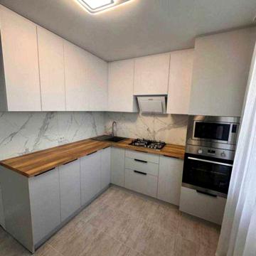 Продам розкішну 4-кімнатну квартиру в центрі міста