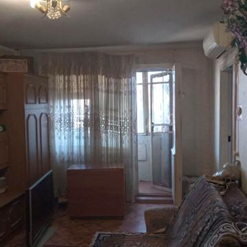 Небесної Сотні просп. (Маршала Жукова), 61