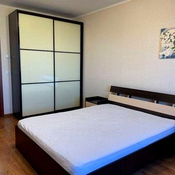 Здається в оренду затишна однокімнатна видова квартира з ремонтом