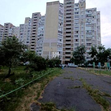 Продам 3-кімнатну на Позняках, вул. А.Ахматової, 6
