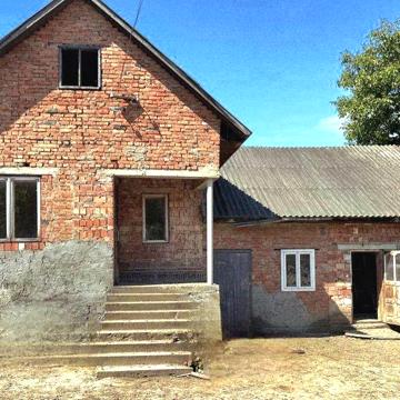 Продається будинок в селищі Глибока Чернівецької області