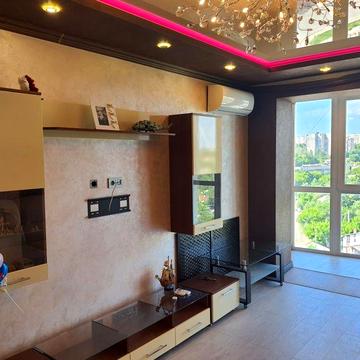 Власник, (не агенція), продам 4 кімн. квартиру на вул. Саперна, 16.