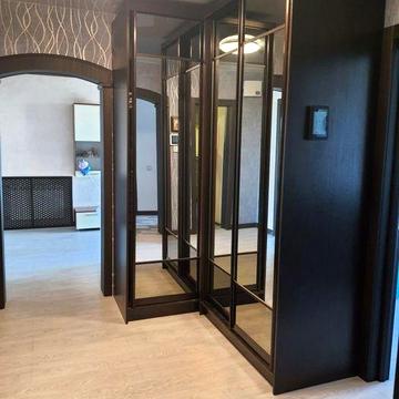 Власник, (не агенція), продам 4 кімн. квартиру на вул. Саперна, 16.