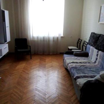 Продам 2ком.кв в центре