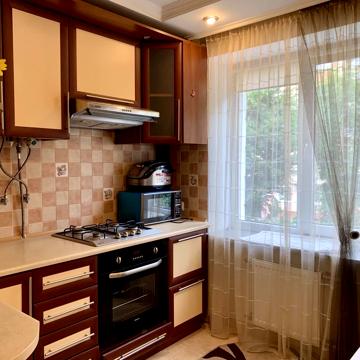 Степана Бандери вул., 67