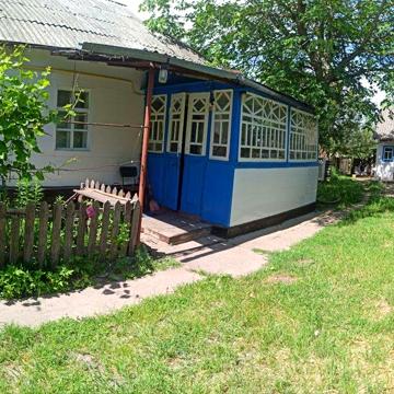 Будинок у селі зі зручностями
