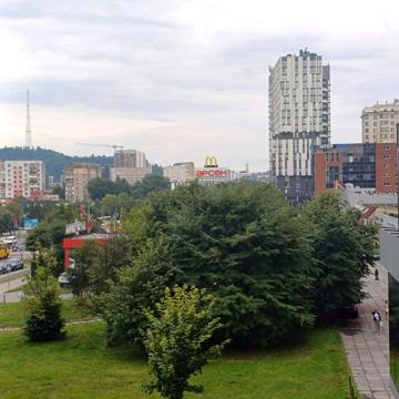 Вячеслава Чорновола просп. (), 99