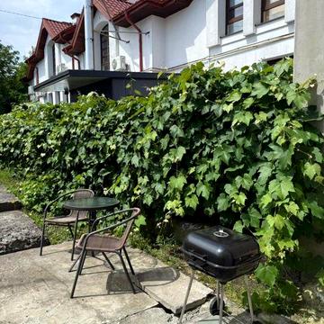 Продаж будинку в центрі Винник
