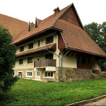 Івана Мазепи вул., 1