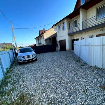 Здається в оренду напівособняк