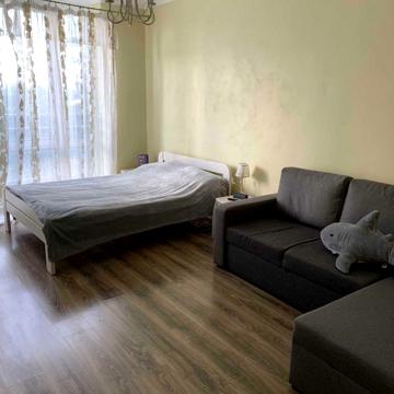 Анатолія Петрицького вул., 13