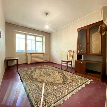 Трикімнатна квартира на Площі Перемоги