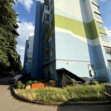 Продам 3-кімнатну квартиру в центрі міста. Вул. Міцкевича 5