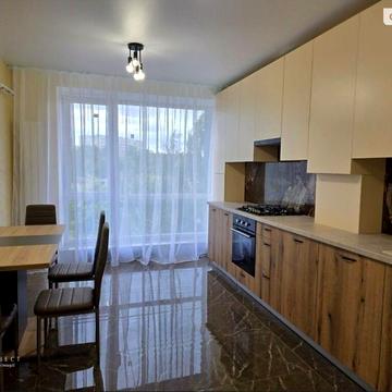 Продам 2 кімнатну квартиру з ремонтом
