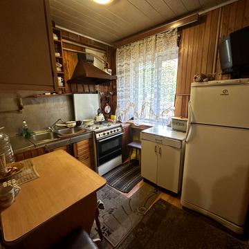 Камянецька вул., 72