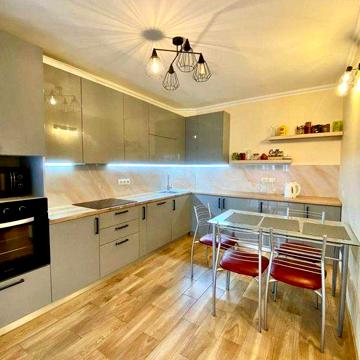 Драгоманова 44а, простора 3к квартира, топова локація, м Позняки 8хв !