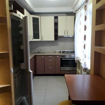 Академіка Корольова вул., 7