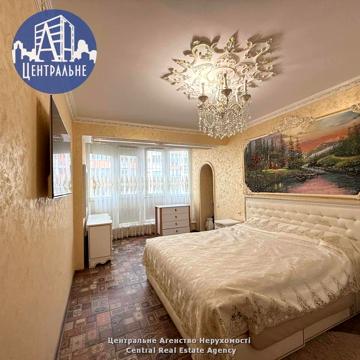 Героїв Майдану вул. (Червоноармійська), 53
