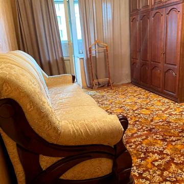 Предславинська вул., 25
