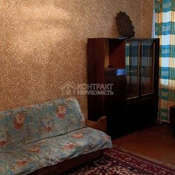 Миру вул., 42
