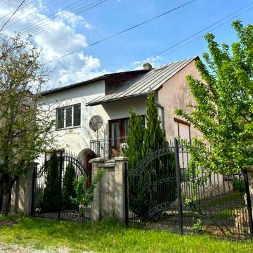 ВІД ВЛАСНИКА Продаж будинку у ВИНОГРАДОВІ на вул. Висоцького