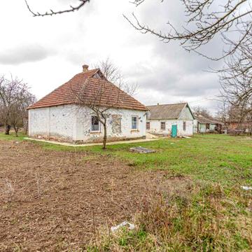 Будинок в Жуках поруч з Полтавою. Під ремонт