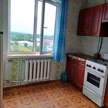 Здам охайну 1- кім. кв, . р-н площі 700 - річчя.