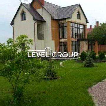 Будинок 303м.кв 28 соток Фастівський район с. Хлепча Одеська траса