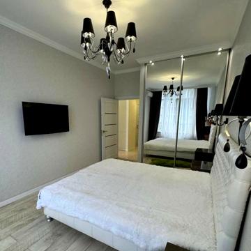 Джона Маккейна вул. (Івана Кудрі), 7