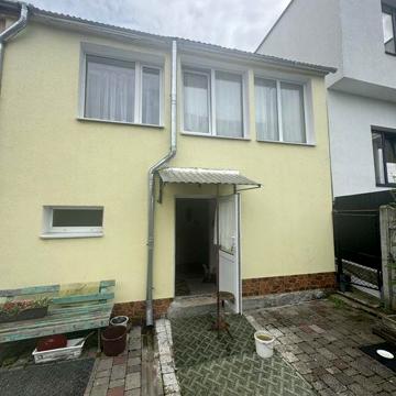Продаж 1/2 будинку в центрі м. Сокаль 57 кв.м