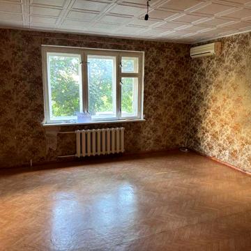 Продається 4 к кв Соборності,3