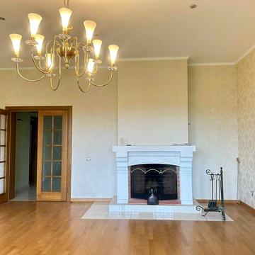 Будинок біля озера з сауною, каміном і бомбосховищем, 15 соток