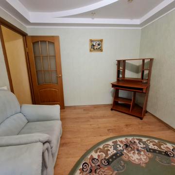 Мілютенка вул., 10/1