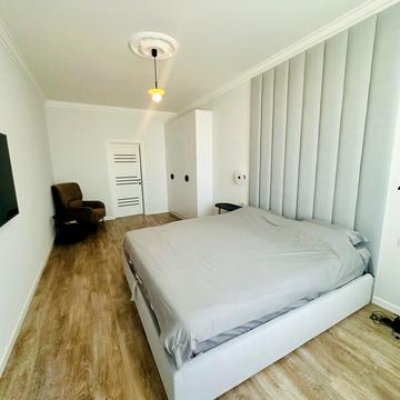 1-кімнатна квартира, Бельєтаж, Французький бульвар